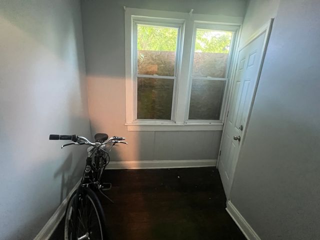 8623 S Manistee Avenue, Chicago, IL 60617