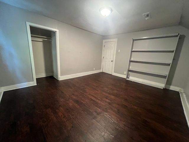 8623 S Manistee Avenue, Chicago, IL 60617