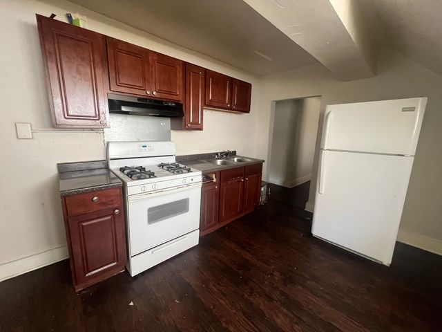 8623 S Manistee Avenue, Chicago, IL 60617