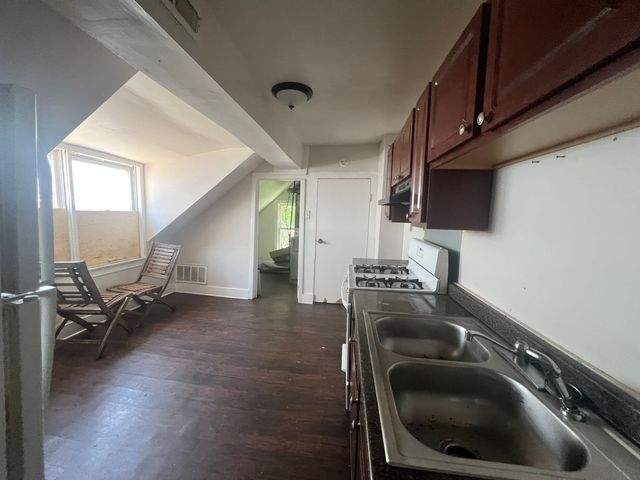 8623 S Manistee Avenue, Chicago, IL 60617