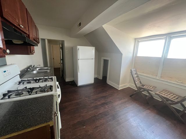 8623 S Manistee Avenue, Chicago, IL 60617