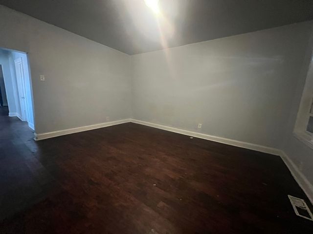 8623 S Manistee Avenue, Chicago, IL 60617