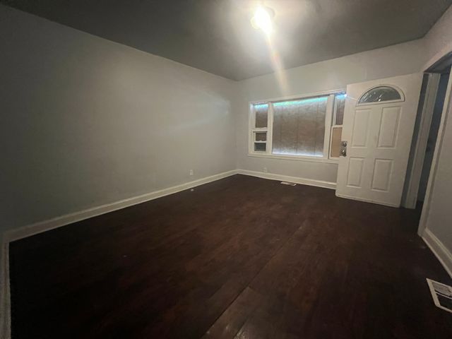 8623 S Manistee Avenue, Chicago, IL 60617