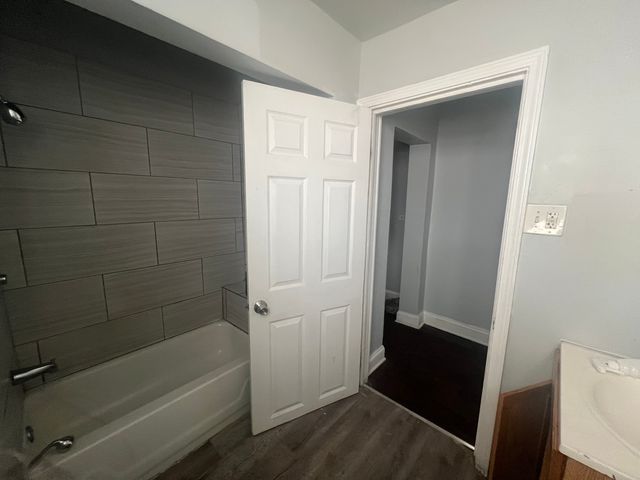 8623 S Manistee Avenue, Chicago, IL 60617