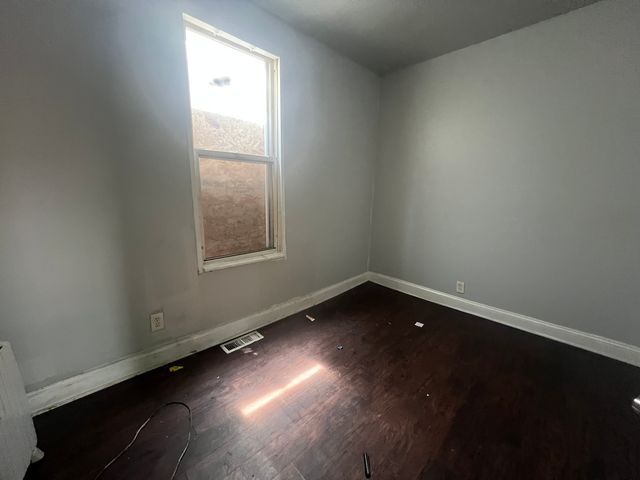 8623 S Manistee Avenue, Chicago, IL 60617