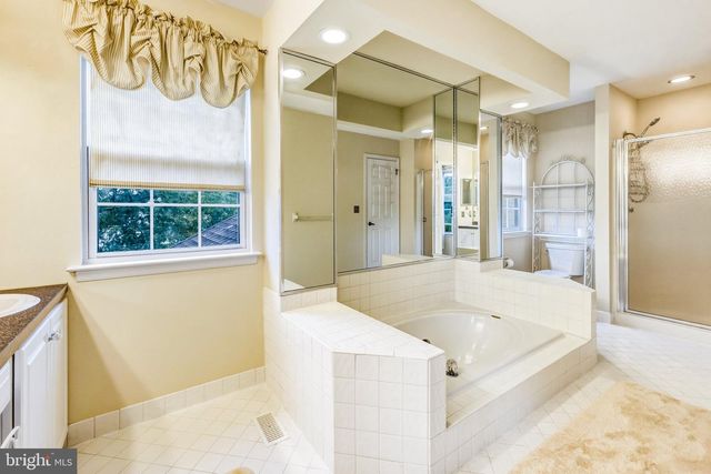 2 TRAFALGER CT, Sewell, NJ 08080