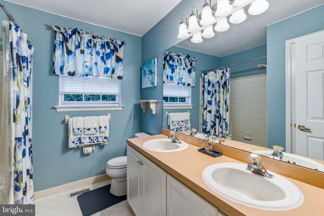 2 TRAFALGER CT, Sewell, NJ 08080