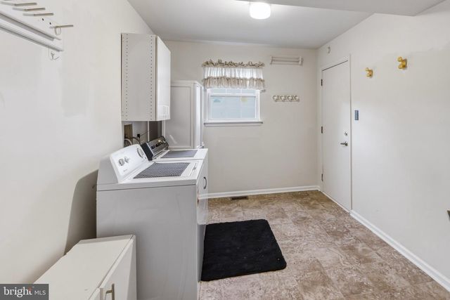 2 TRAFALGER CT, Sewell, NJ 08080