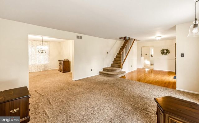 2 TRAFALGER CT, Sewell, NJ 08080