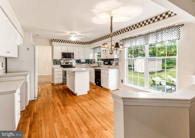 2 TRAFALGER CT, Sewell, NJ 08080
