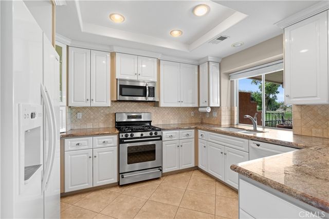 1718 Carrera Drive, San Jacinto, CA 92583