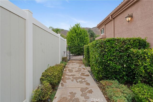 1718 Carrera Drive, San Jacinto, CA 92583