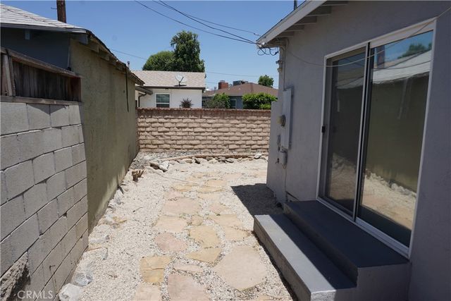 7633 Enfield Avenue, Reseda, CA 91335