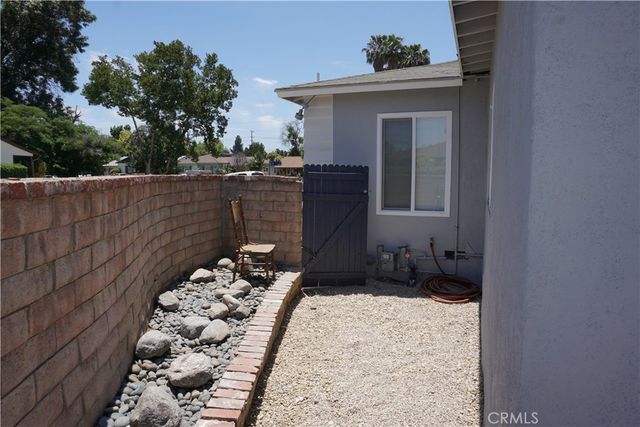 7633 Enfield Avenue, Reseda, CA 91335