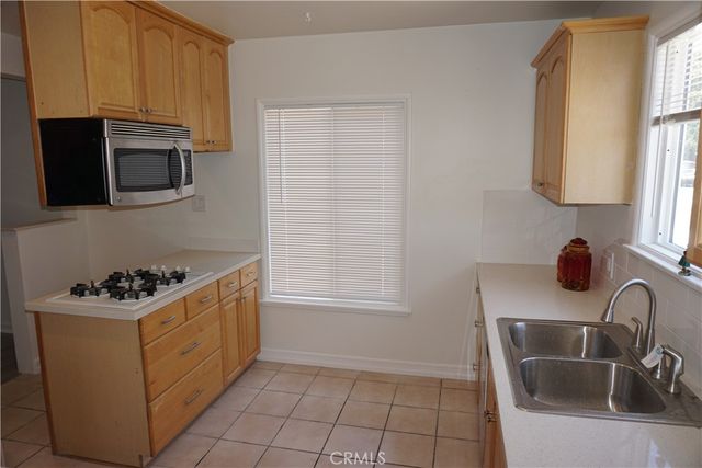 7633 Enfield Avenue, Reseda, CA 91335