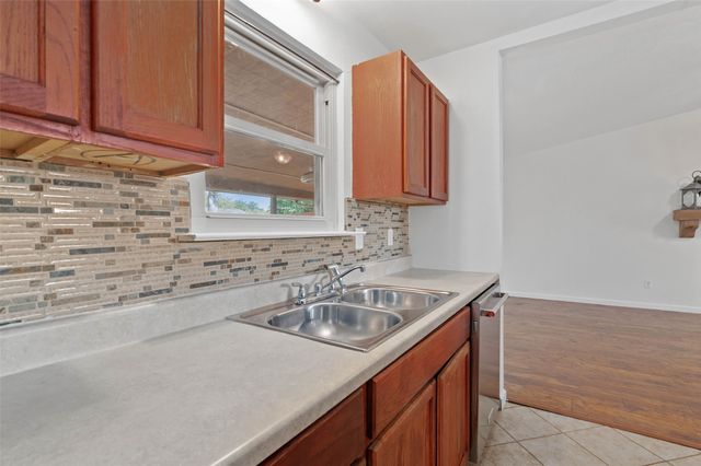 5514 Bishop Court, Lake Dallas, TX 75065