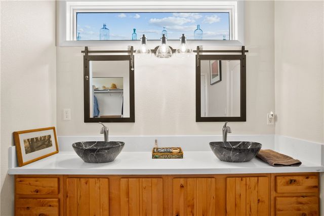 18723 E Knight Creek Road, Kingman, AZ 86401