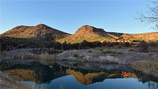 18723 E Knight Creek Road, Kingman, AZ 86401