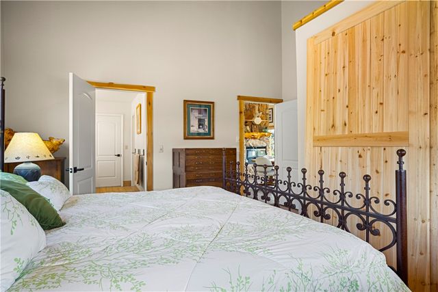 18723 E Knight Creek Road, Kingman, AZ 86401