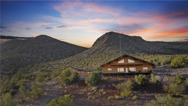 18723 E Knight Creek Road, Kingman, AZ 86401