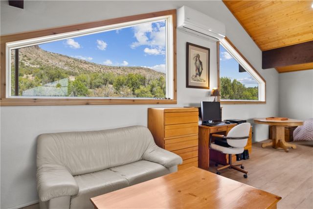 18723 E Knight Creek Road, Kingman, AZ 86401