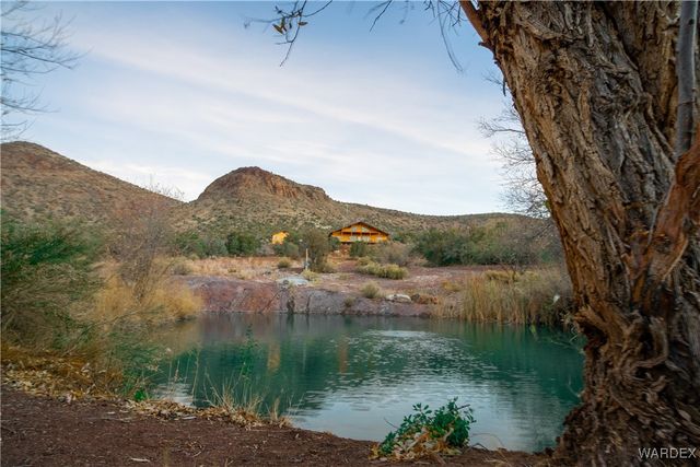 18723 E Knight Creek Road, Kingman, AZ 86401