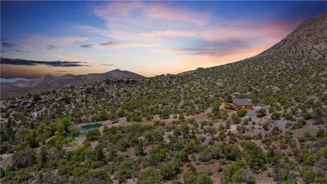 18723 E Knight Creek Road, Kingman, AZ 86401