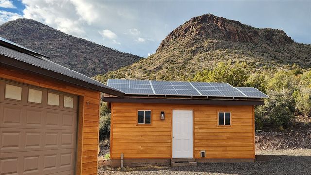 18723 E Knight Creek Road, Kingman, AZ 86401