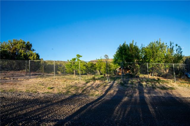 18723 E Knight Creek Road, Kingman, AZ 86401