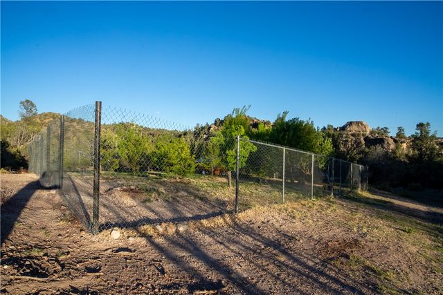 18723 E Knight Creek Road, Kingman, AZ 86401