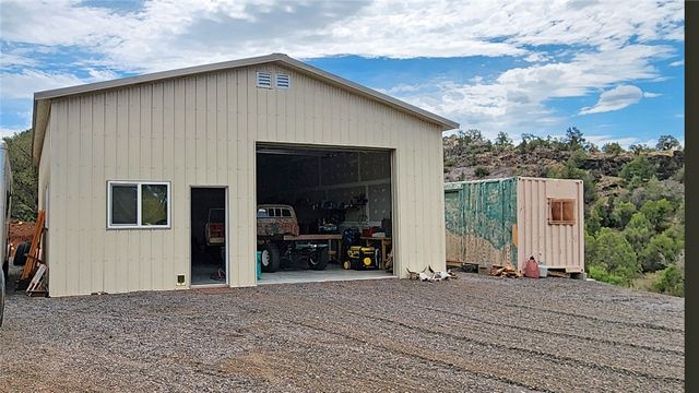 18723 E Knight Creek Road, Kingman, AZ 86401