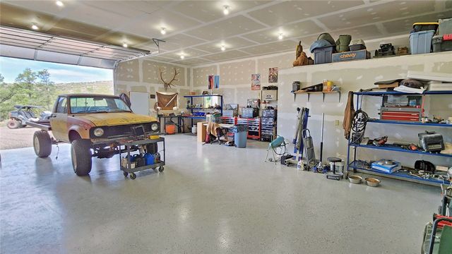 18723 E Knight Creek Road, Kingman, AZ 86401