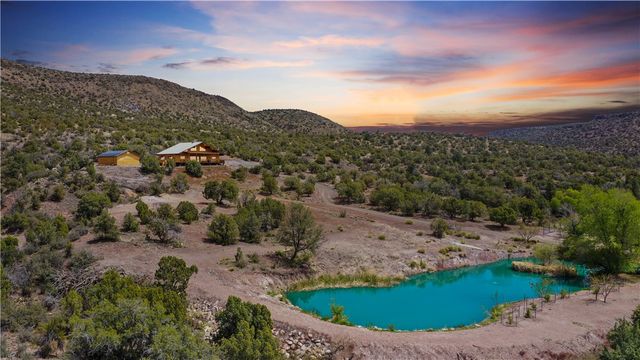 18723 E Knight Creek Road, Kingman, AZ 86401