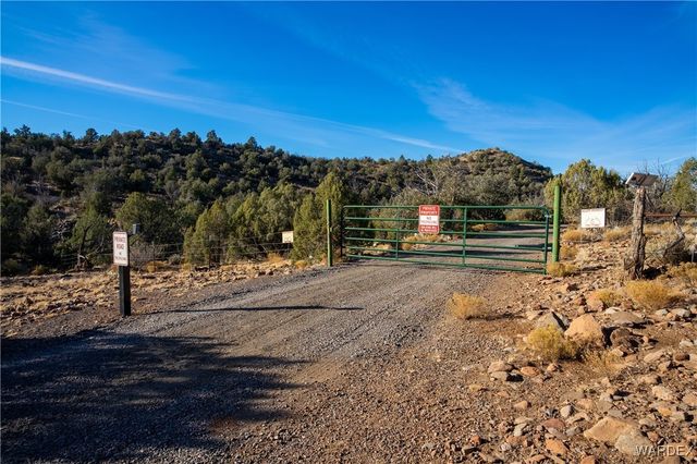 18723 E Knight Creek Road, Kingman, AZ 86401