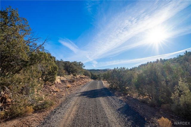 18723 E Knight Creek Road, Kingman, AZ 86401