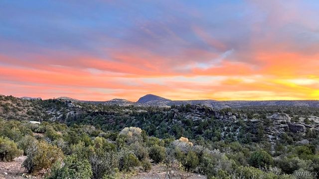 18723 E Knight Creek Road, Kingman, AZ 86401