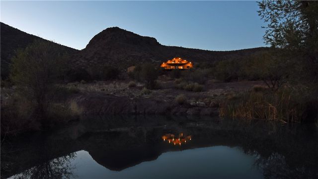 18723 E Knight Creek Road, Kingman, AZ 86401