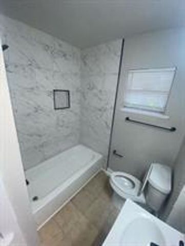 6122 Glenhurst Drive, Houston, TX 77033