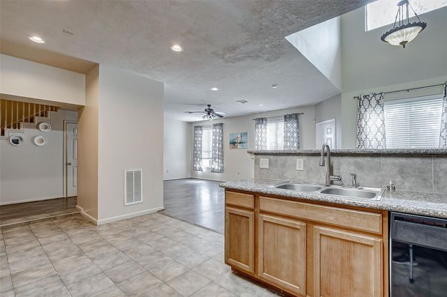 3742 E Ashford Villa Lane, Houston, TX 77082