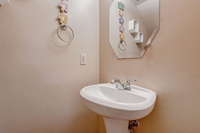 3742 E Ashford Villa Lane, Houston, TX 77082