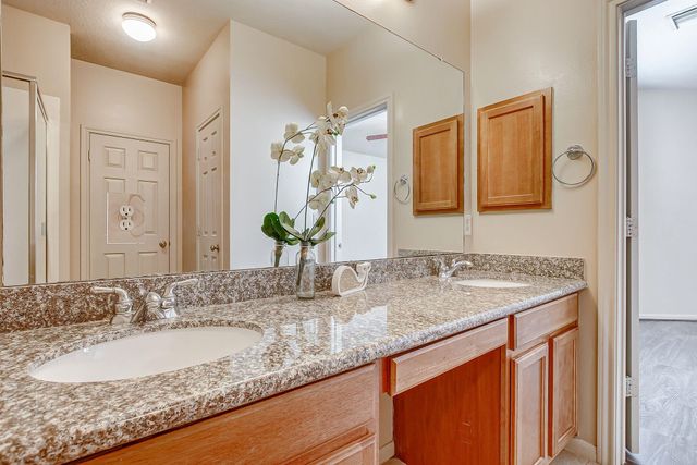 3742 E Ashford Villa Lane, Houston, TX 77082