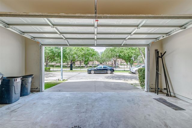 3742 E Ashford Villa Lane, Houston, TX 77082