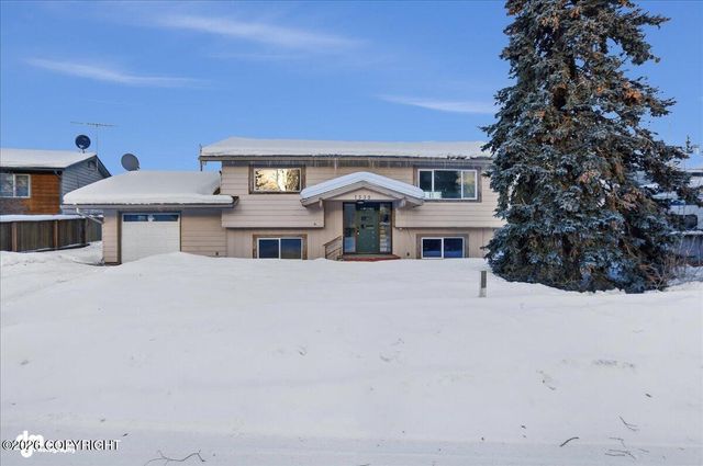 7339 E 17th Avenue, Anchorage, AK 99504