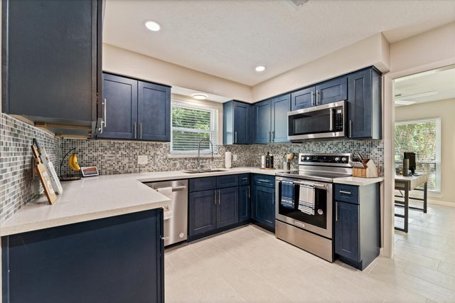 11314 Hillcroft Avenue, Houston, TX 77035