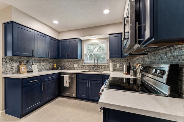 11314 Hillcroft Avenue, Houston, TX 77035