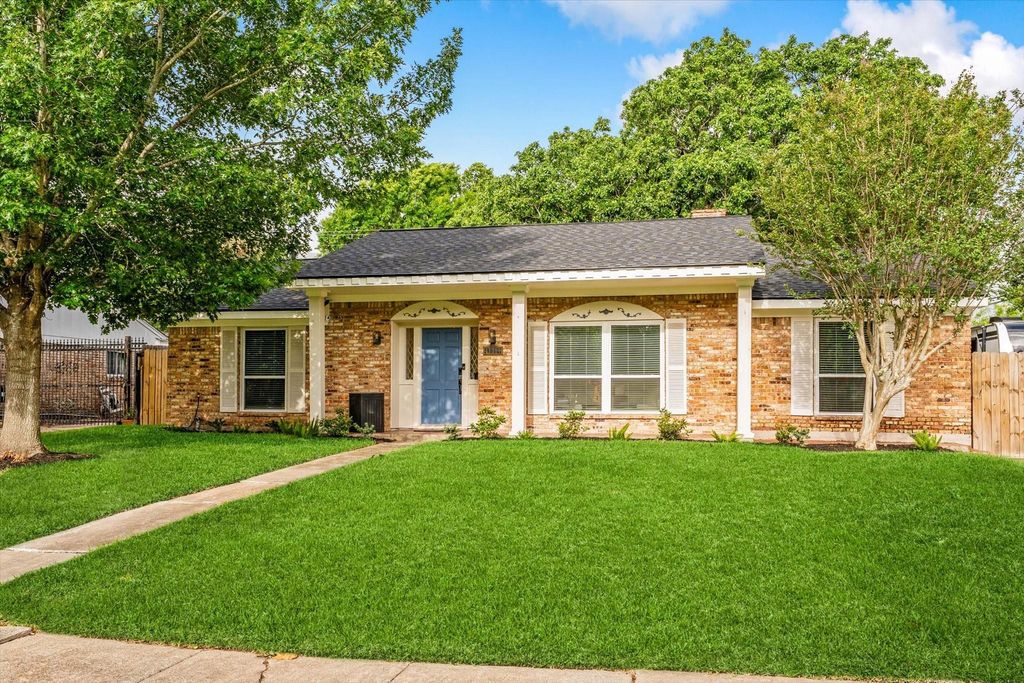 11314 Hillcroft Avenue, Houston, TX 77035
