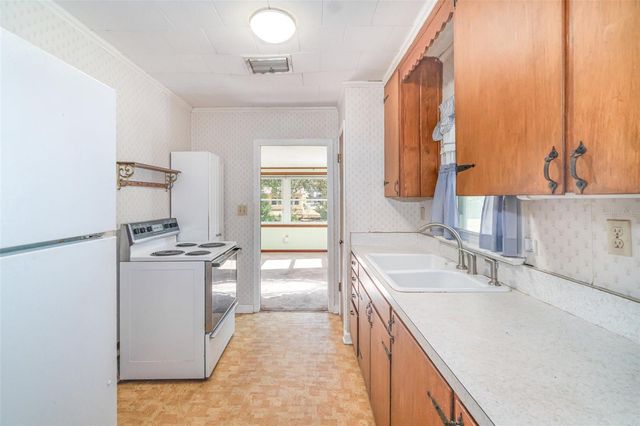 903 N FORREST AVENUE, Kissimmee, FL 34741