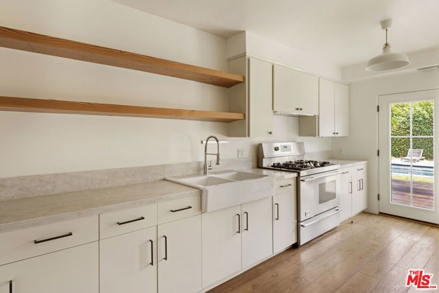 1928 N Berendo Street, Los Angeles, CA 90027