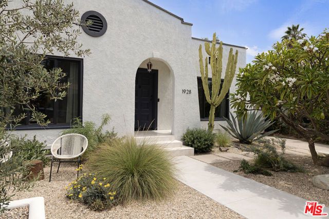 1928 N Berendo Street, Los Angeles, CA 90027