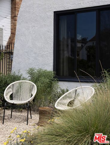 1928 N Berendo Street, Los Angeles, CA 90027